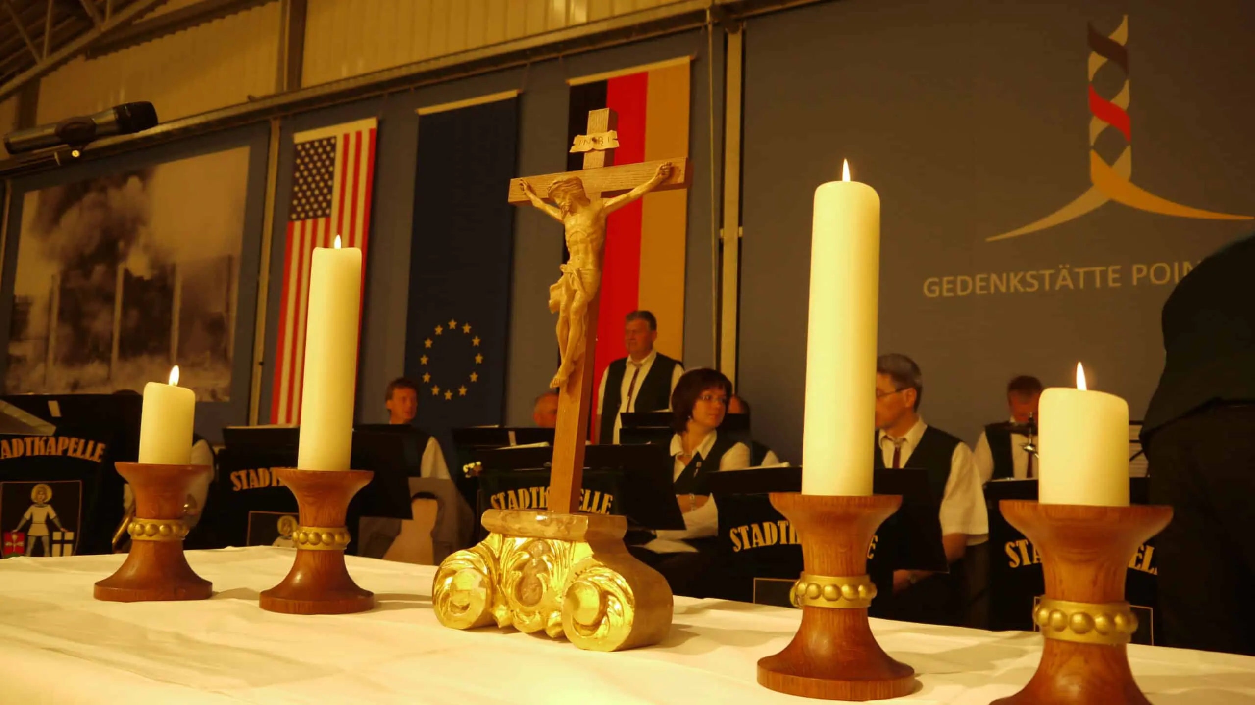 Mit einem Ökumenischen Gottesdienst wird der "Tag der Deutschen Einheit" am 3. Oktober im US Camp feierlich eingeläutet.