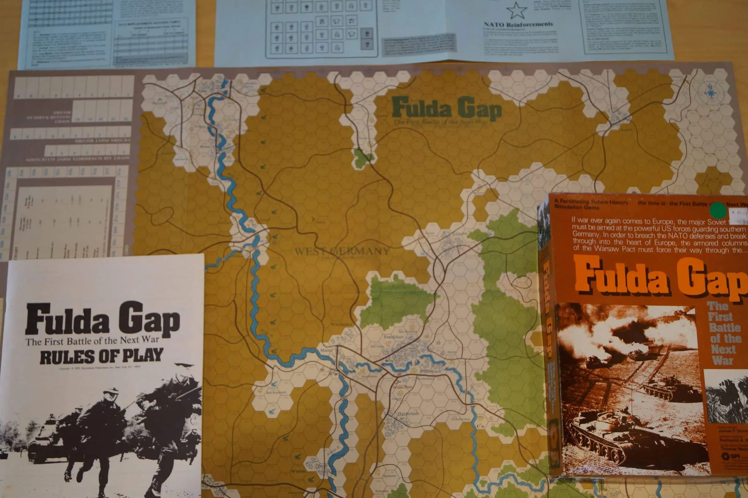 Auch das Strategiespiel „Fulda Gap“ ist in der Ausstellung im US Camp zu sehen. Ort der Handlung eines angenommen Dritten Weltkrieges auf dem Brettspiel ist die osthessische Region.