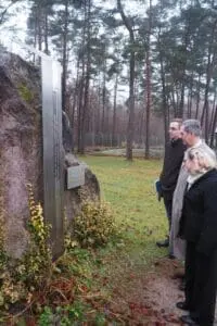Das Denkmal im US Camp erinnert an die Verdienste der Amerikaner für Freiheit und Frieden an der Innerdeutschen Grenze.