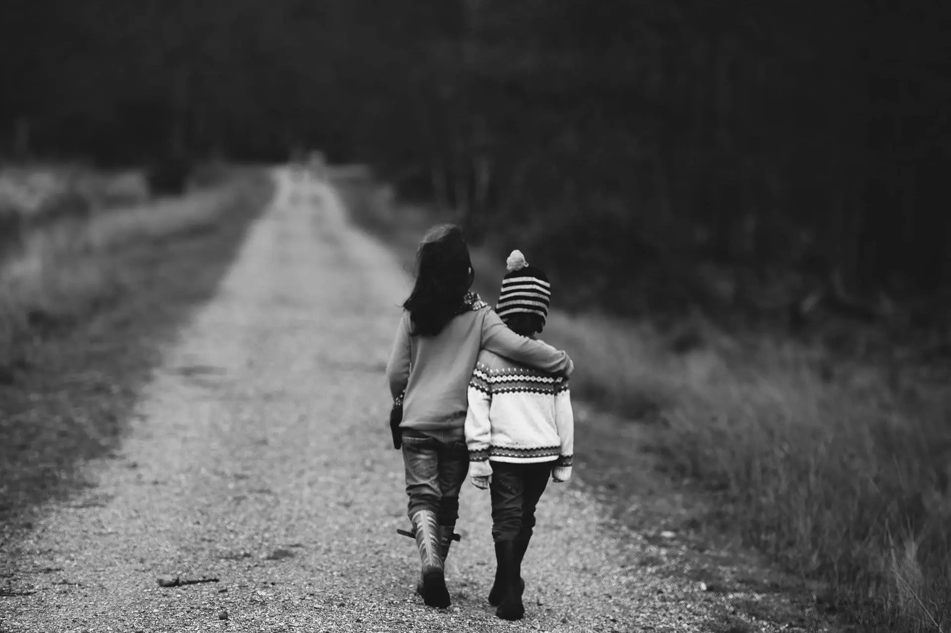 Besonders Kinder waren von der Inhaftierung ihres Vaters oder der Mutter betroffen und traumatisiert. Foto: pixabay.com