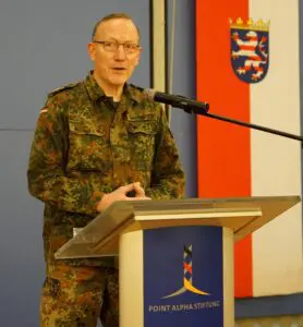 Brigadegeneral Olaf von Roeder sprach für das hessische Landeskommando der Bundeswehr.