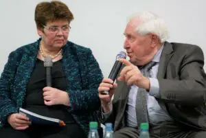 Moderatorin Jutta Hamberger und Prof. Dr. Bernhard Vogel, ehemaliger Landesvater in Rheinland-Pfalz und Thüringen.
