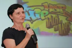 Die von Aline Gros organisierte Veranstaltung steht für eine sehr spezielle Art der Auseinandersetzung mit der Vergangenheit, da das Thema eingebettet ist in die deutsch-deutsche Zeitgeschichte.