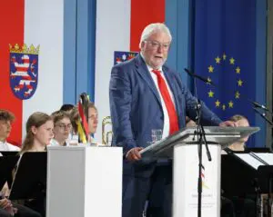 Dr. Jörg-Uwe Hahn.