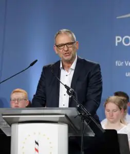 Bernhard Stengele.