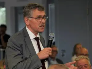 Landrat Reinhard Krebs: Dass es heute keine Butter aus dem Osten in den Kaufregalen gibt, haben wir der verfehlten Argrarpolitik der SED zu verdanken.
