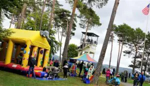 Neben dem Gottesdienst standen am Tag der Deutschen Einheit ein Familientag mit Musik, Markt und Kinderspaß im Blickpunkt.