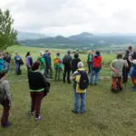 Am Ende des Weges der Hoffnung genießen die Teilnehmer den spektakulären Blick auf die Kuppenrhön.
