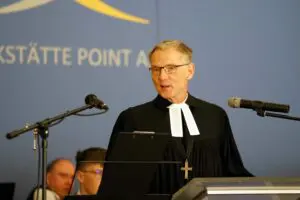 Hielt eine bemerkenswerte Festpredigt: Superintendent Christoph Ernst.