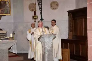 Zelebrierten den Gottesdienst (von links): der frühere Propst Heinz-Josef Durstewitz, Pfarrer Martin Lerg und Dechant Markus Blümel. Foto: Stefan Sachs