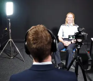 Die Zeitzeugen-Aufnahmen werden zumeist in einem Studio im US Camp der Gedenkstätte gedreht.