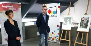 Angela Zentgraf und Philipp Metzler führten kompakt in die Sonderausstellung „Freiheit“ ein.