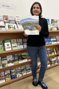 Die TAG-Geschäftsführerin Christine Jecker präsentiert das neue Gastgeberverzeichnis.