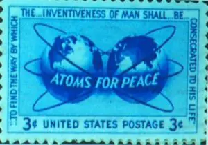 Selbst auf Briefmarken wurde für ein „Atom für den Frieden“ geworben.