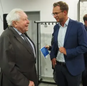 Der Geschäftsführende Vorstand Benedikt Stock im Gespräch mit Dr. Vogel.