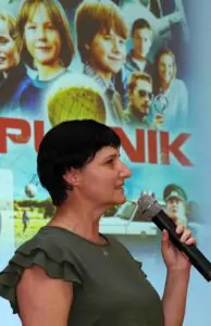 Aline Gros, wissenschaftliche Mitarbeiterin von Point Alpha, führt jeweils kompakt ins Thema ein.
