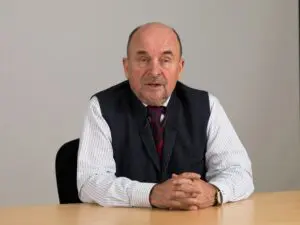 Festredner am 2. Oktober ist der ehemalige Pfarrer, Bürgerrechtler und Politiker Rainer Eppelmann.