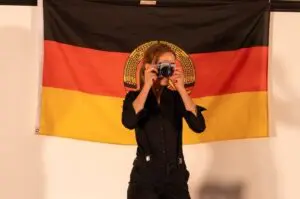 Anja Kimmelmann alias Monika Haeger ist im Auftrag der Stasi unterwegs. Fotos: Johannes Schneider