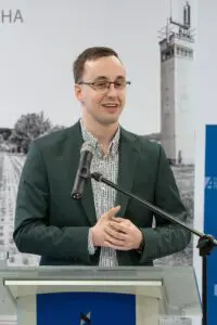 Für die Point Alpha Stiftung sprach Vorstand Philipp Metzler und übernahm zugleich die Moderation.