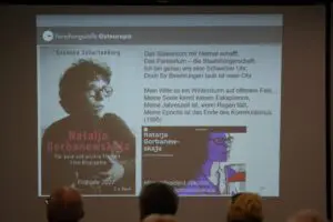 Schattenberg hat eine Biografie über die Dichterin geschrieben. Das Buch wird 2027 im Verlag C.H. Beck erscheinen.