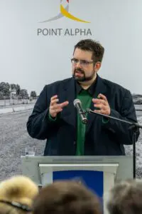 Jan Ludwig Antoni von der Point Alpha Stiftung führte kurz ins Thema ein.