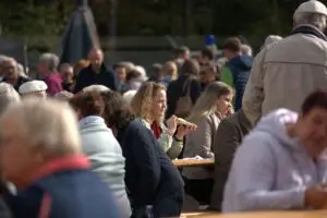 Gemütliches Beisammensein auf Point Alpha bei herrlichem Sonnenschein und besten Herbst-Temperaturen.