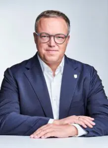 Prominenter Gast im Haus auf der Grenze: Ministerpräsi-dent Mario Voigt.