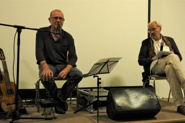 Stehen am 28. Oktober gemeinsam auf der Bühne im Haus auf der Grenze: der Liedermacher Stephan Krawczyk und der Buch-Herausgeber Prof. Jürgen Haase.
