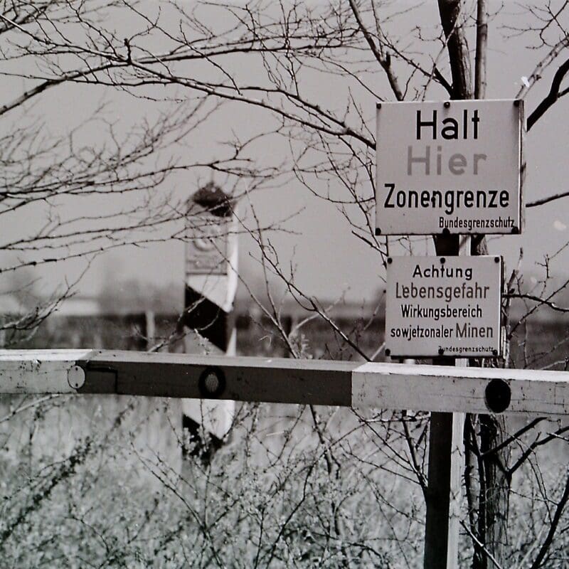 Die Veranstaltungsreihe „Der Schnitt“ blickt bis zum 10. November auf die Grenzabriegelung der DDR im Jahr 1952. Foto/Quelle: Werner Silla/Grenzmuseum Schifflersgrund