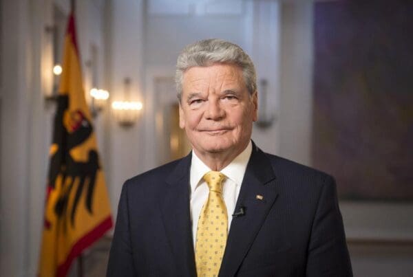 Der ehemalige Bundespräsident Joachim Gauck erhält am 16. Juni im US Camp den Point-Alpha-Preis. Archiv-Foto: BPA