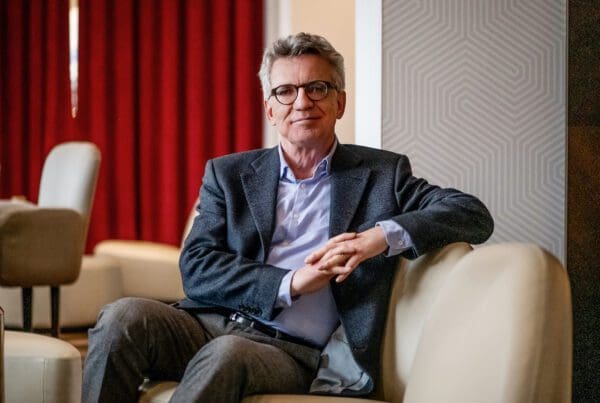 Gastredner beim Festakt zum „Tag der Deutschen Einheit“ am 2. Oktober im US Camp ist der ehemalige Bundesinnen- und Verteidigungsminister Dr. Thomas de Maizière.
