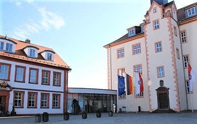 Veranstaltet werden die Gruppenseminare der Point Alpha Akademie im ehemaligen fürstlichen Schloss Geisa.