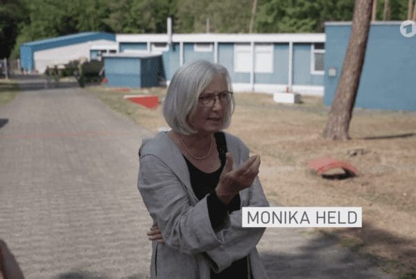Auch die Point-Alpha-Gästeführerin wurde vom ARD-Team zu ihren Erinnerungen an den Kalten Krieg befragt.