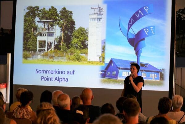 Ab 30. Juni lädt Point Alpha alle Filmfans wieder ins Sommerkino im US Camp ein. Foto: Johannes Schneider