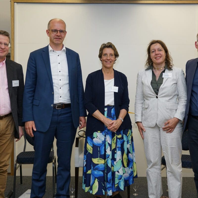 Matthias Uhl, Michael Brand, Hope Harrison, Claudia Wiesner, Philipp Gassert
