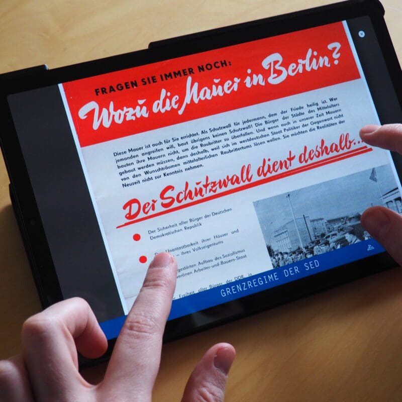 Bei der digitalen Museumsrallye starten die Jugendlichen eine Zeitreise in die deutsch-deutsche Vergangenheit.
