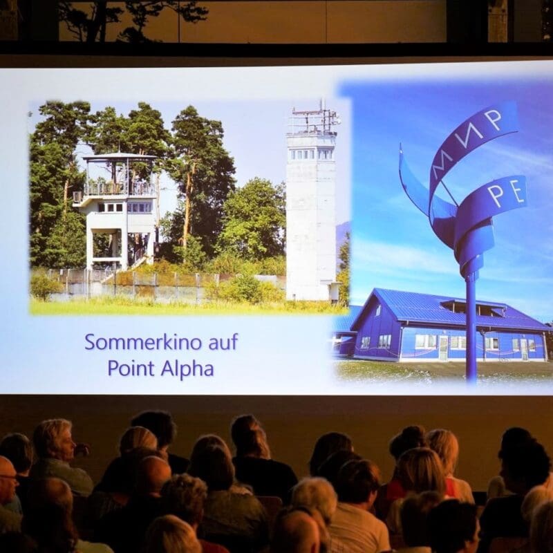 Ab 12. Juni lädt Point Alpha alle Filmfans ins Sommerkino im US Camp ein.