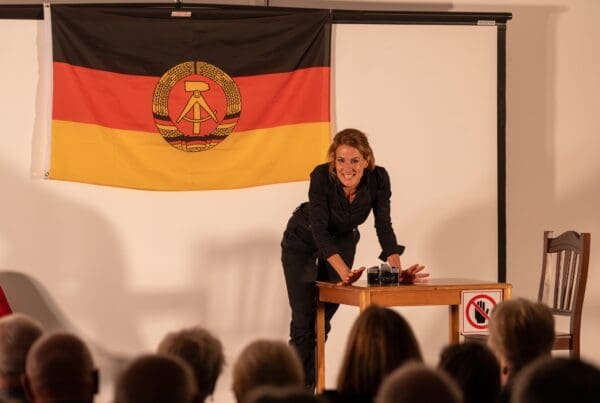 Mit großem Verve verkörperte Anja Kimmelmann die Stasi-Agentin Monika Haeger.