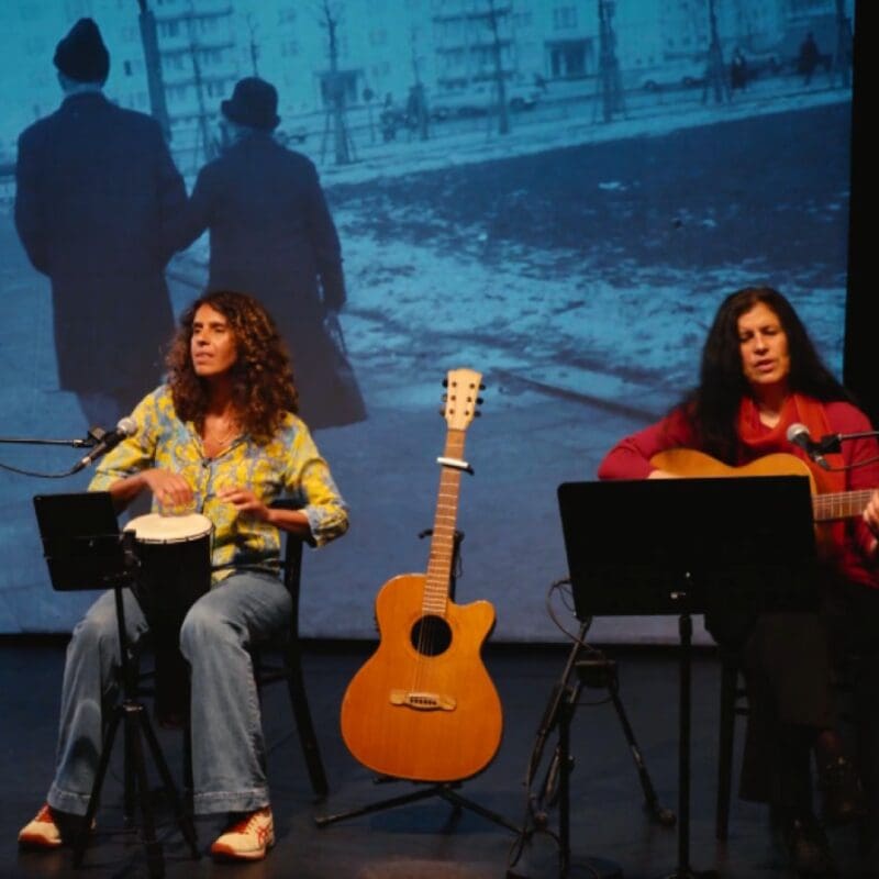 Grit Diaz de Arce und Bibiana Malay präsentieren am 7. November auf Point Alpha ihre künstlerische Auseinandersetzung mit ihrer Kindheit im „Osten“. Foto: Konap