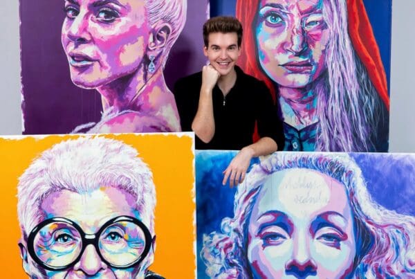 Künstler Oliver Schäfer präsentiert 15 Werke über furchtlose Frauen. Fotos: OS