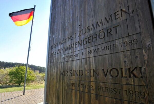 Prägendes Symbol für die Wiedervereinigung und die damit überwundene Teilung ist die Gedenkstätte Point Alpha zwischen Rasdorf und Geisa. Mit starken Partnern an der Seite feiert Point Alpha am 2. und 3. Oktober den 36. Tag der Deutschen Einheit.